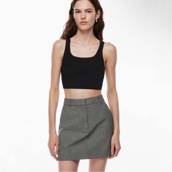 Babaton Tops - Aritzia Babaton Sculpt Knit Squareneck Cropped Tank in Black, Size Medium